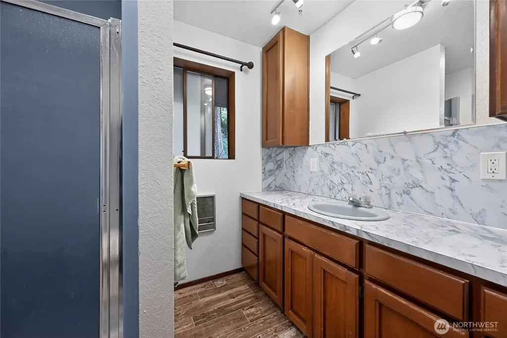 37135 2nd Avenue SW Federal Way WA 98023
