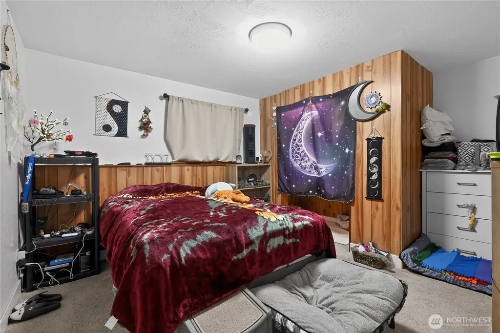 37135 2nd Avenue SW Federal Way WA 98023