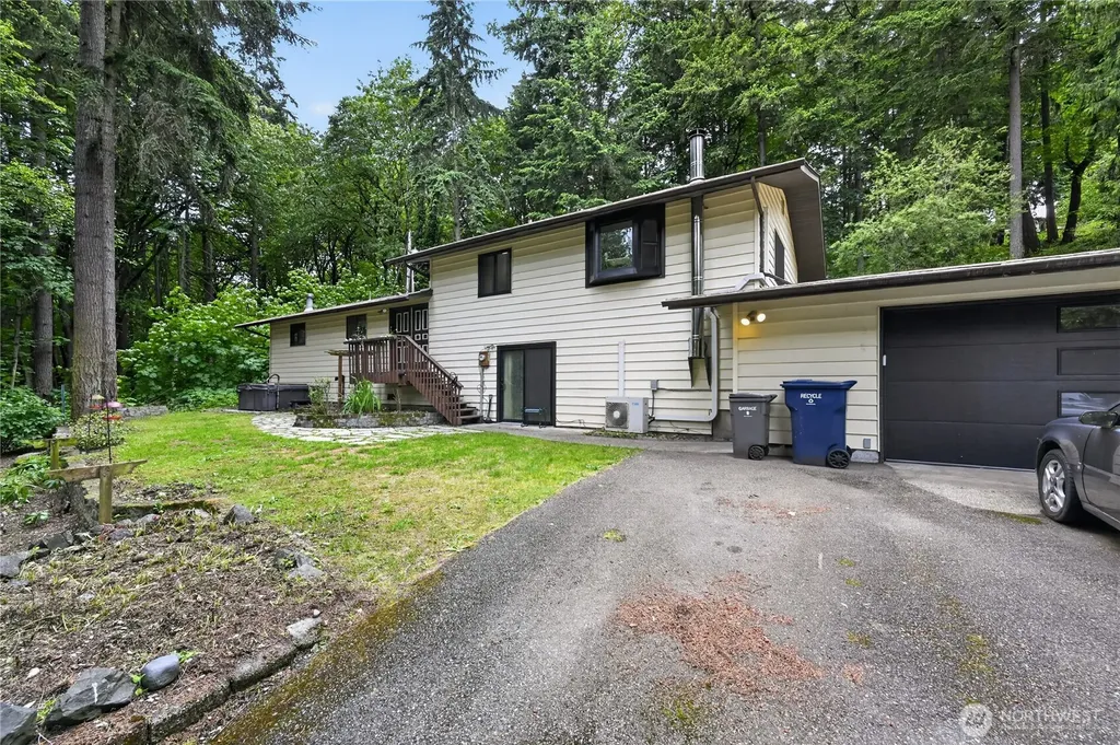 37135 2nd Avenue SW Federal Way WA 98023