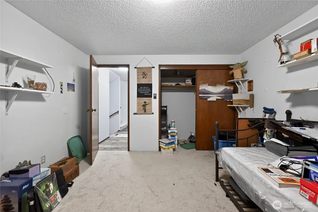 37135 2nd Avenue SW Federal Way WA 98023