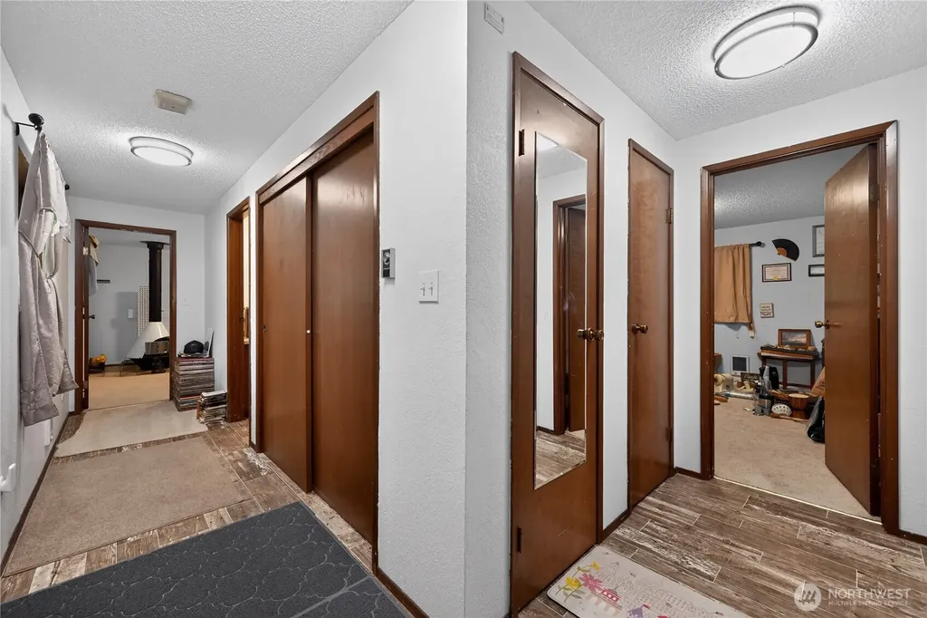 37135 2nd Avenue SW Federal Way WA 98023