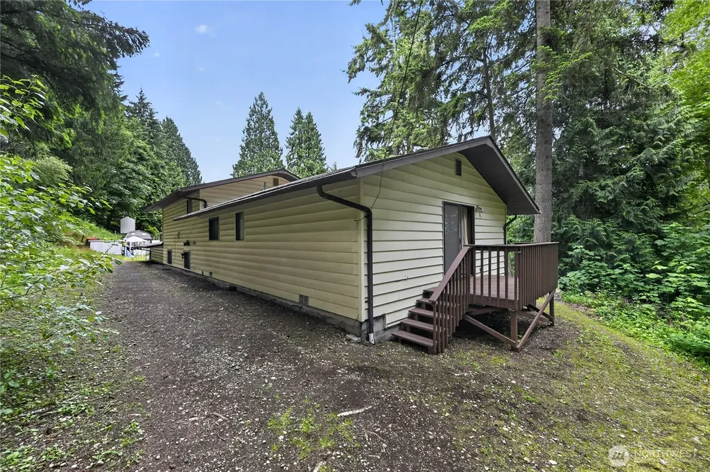 37135 2nd Avenue SW Federal Way WA 98023