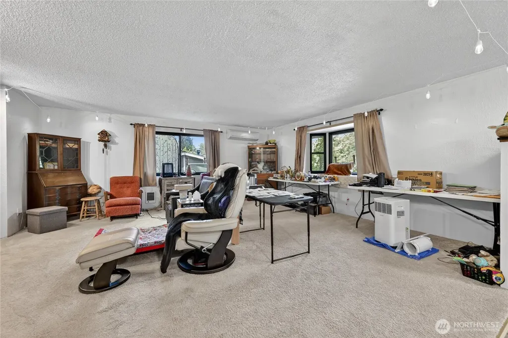 37135 2nd Avenue SW Federal Way WA 98023