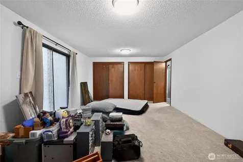 37135 2nd Avenue SW Federal Way WA 98023