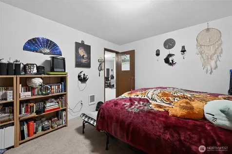 37135 2nd Avenue SW Federal Way WA 98023