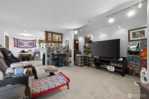 37135 2nd Avenue SW Federal Way WA 98023
