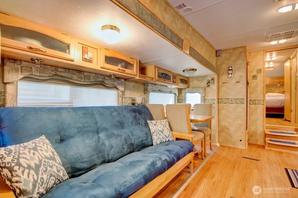 40 Wilderness Way Deming WA 98244