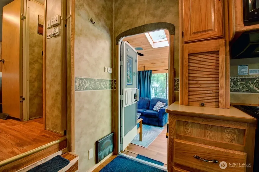 40 Wilderness Way Deming WA 98244