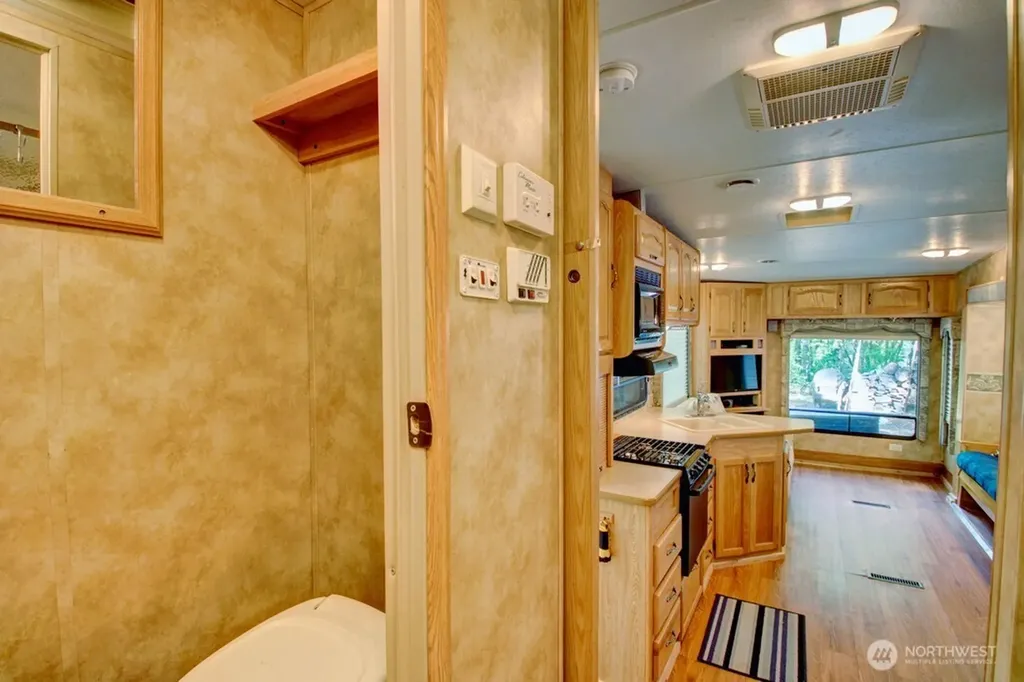 40 Wilderness Way Deming WA 98244