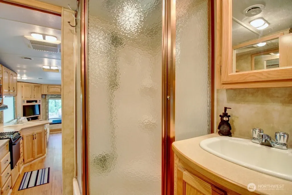 40 Wilderness Way Deming WA 98244