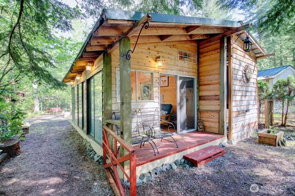 40 Wilderness Way Deming WA 98244