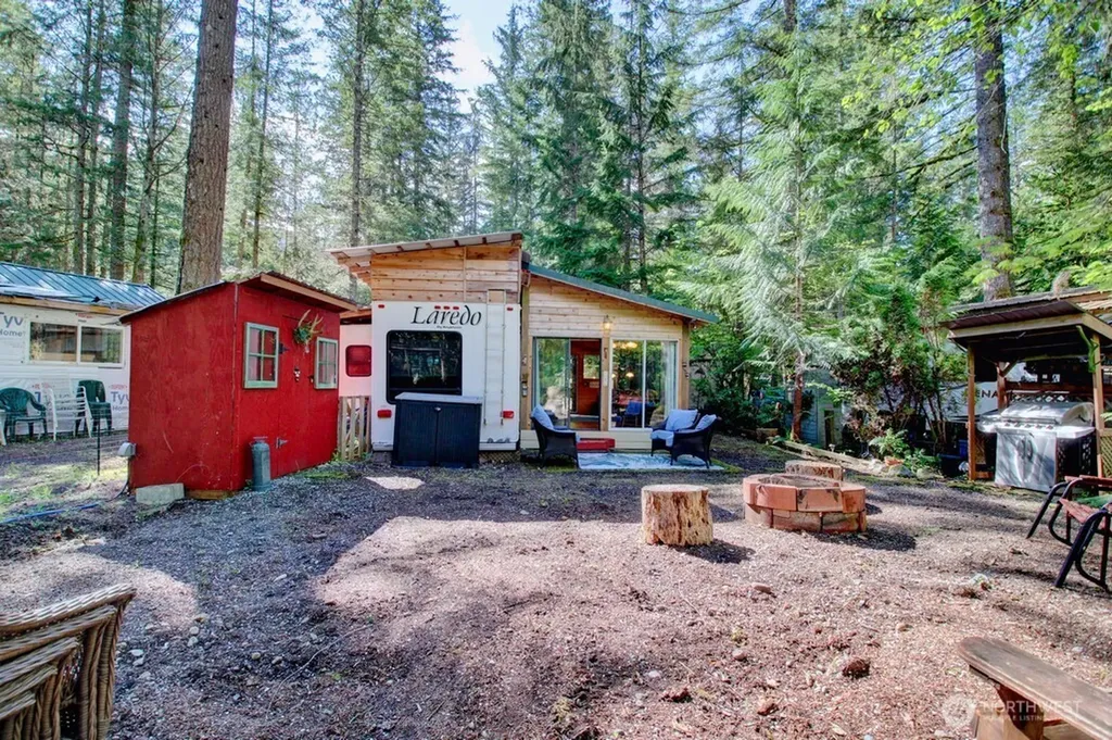 40 Wilderness Way Deming WA 98244