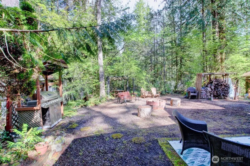 40 Wilderness Way Deming WA 98244
