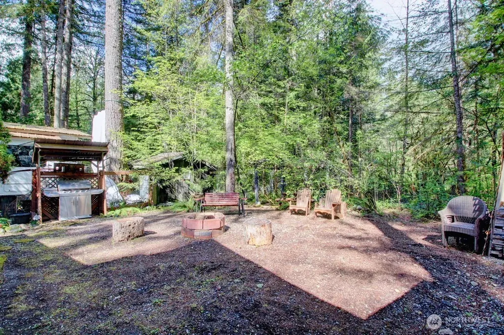 40 Wilderness Way Deming WA 98244