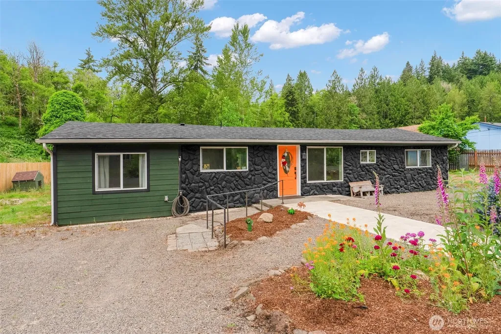 131 Mcgeary Road Kelso WA 98626