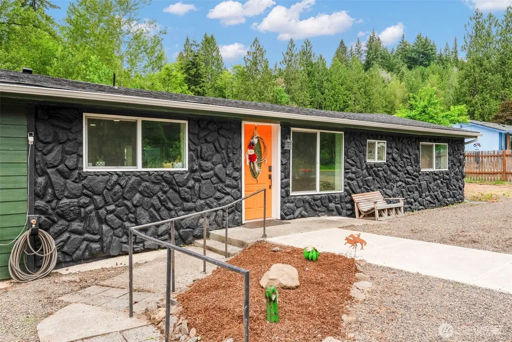 131 Mcgeary Road Kelso WA 98626