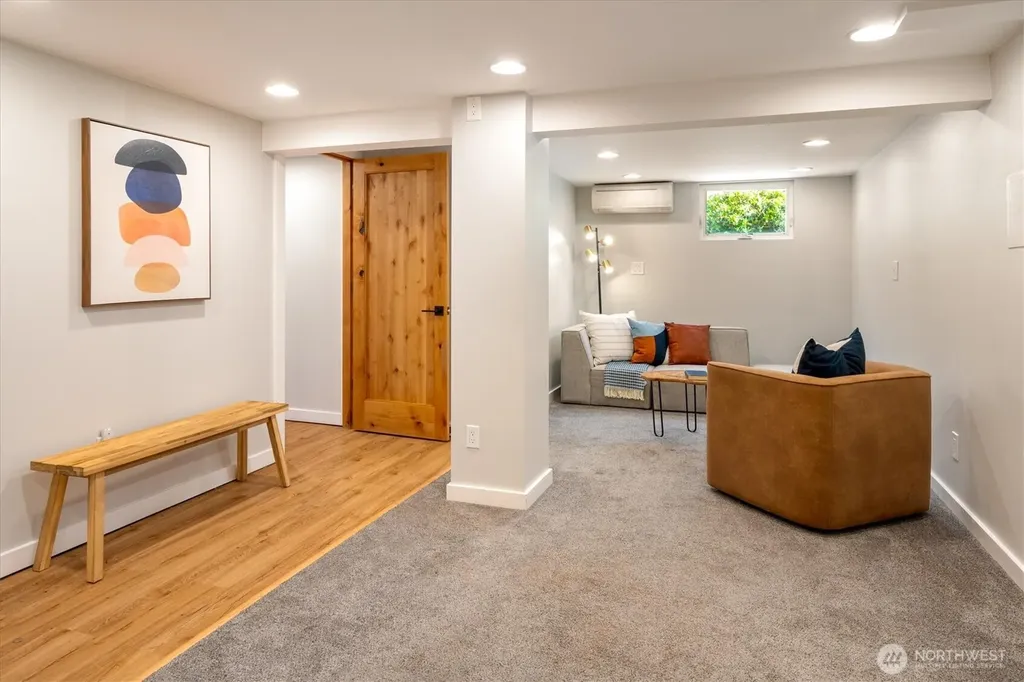7264 27th Avenue NE Seattle WA 98115