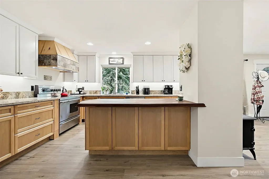 16624 SE 240th Street Kent WA 98042