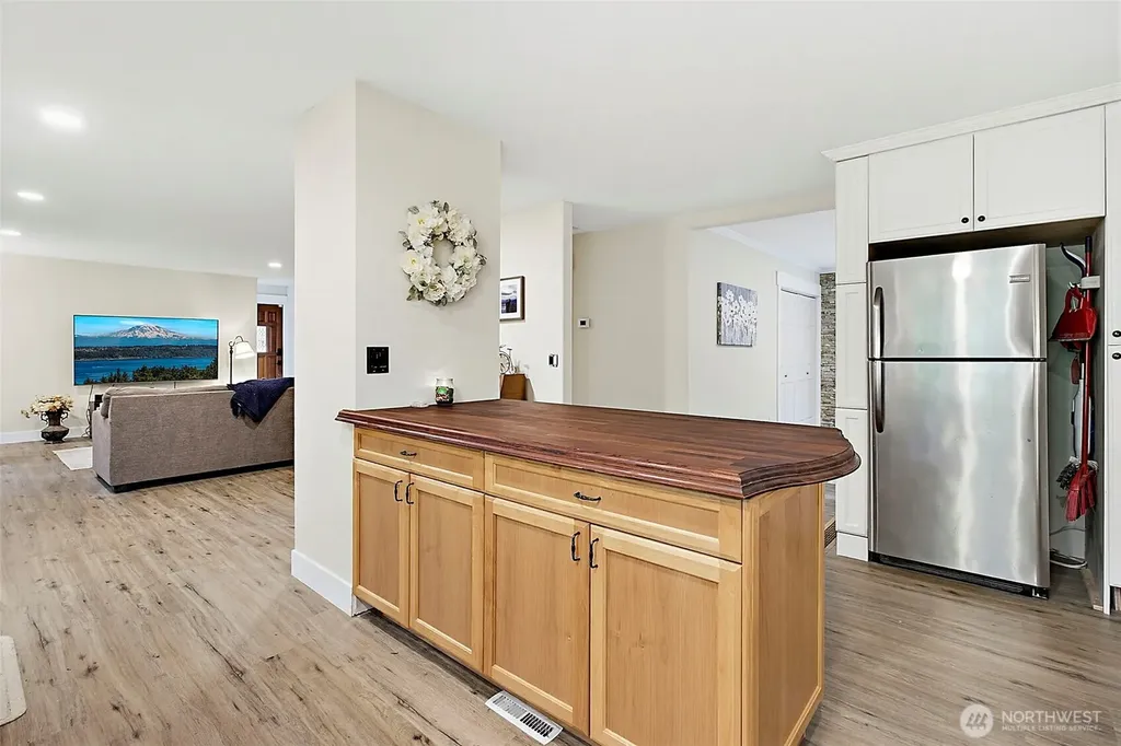 16624 SE 240th Street Kent WA 98042