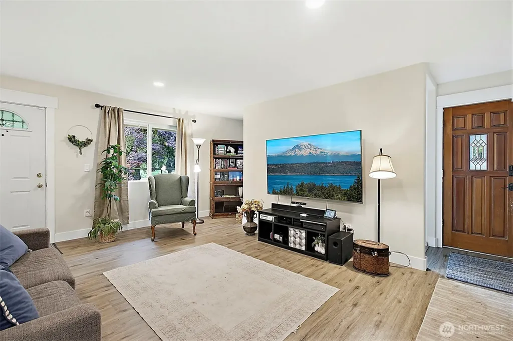 16624 SE 240th Street Kent WA 98042