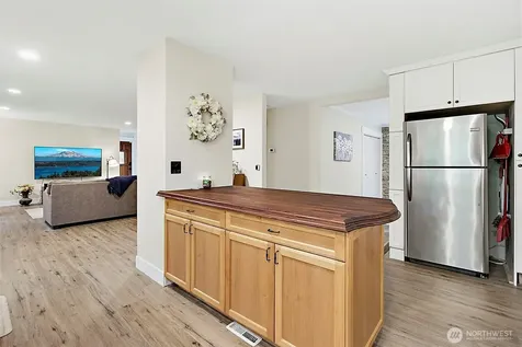 16624 SE 240th Street Kent WA 98042