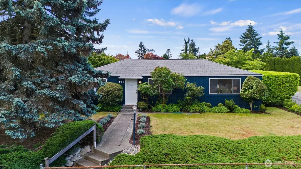 161 SW 185th Street Normandy Park WA 98166