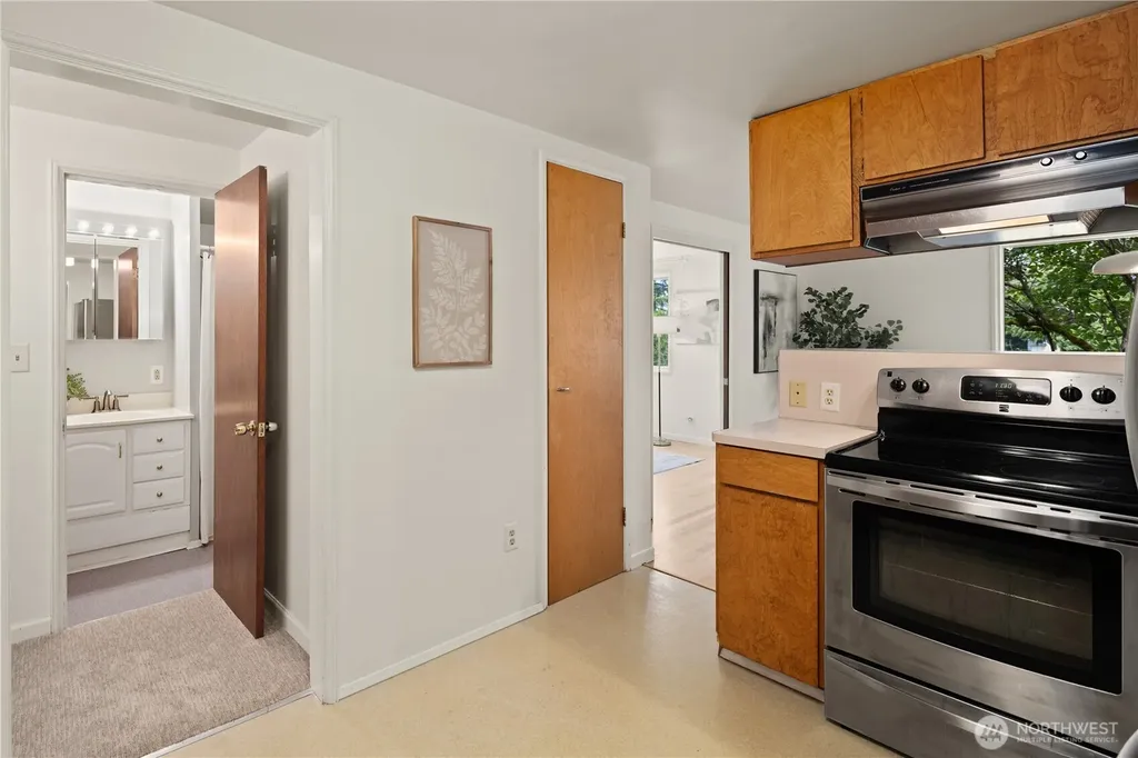 161 SW 185th Street Normandy Park WA 98166