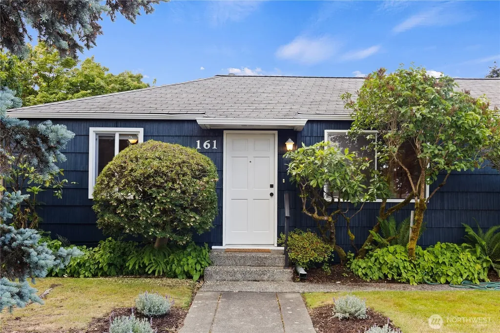 161 SW 185th Street Normandy Park WA 98166