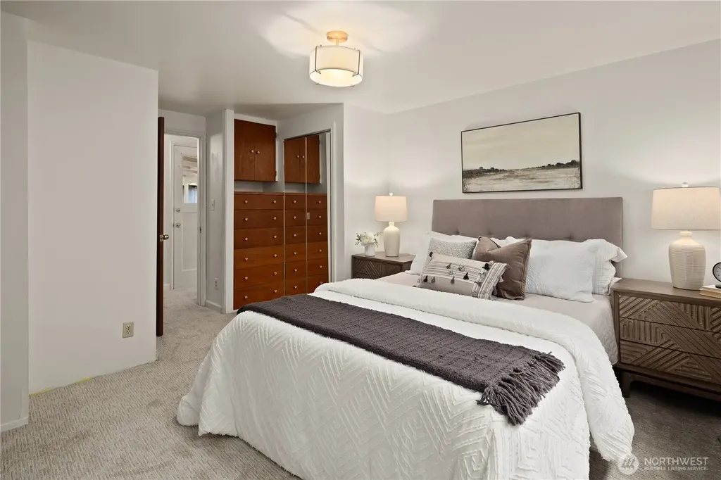 161 SW 185th Street Normandy Park WA 98166