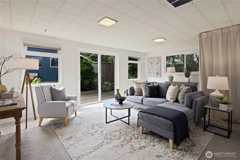 161 SW 185th Street Normandy Park WA 98166