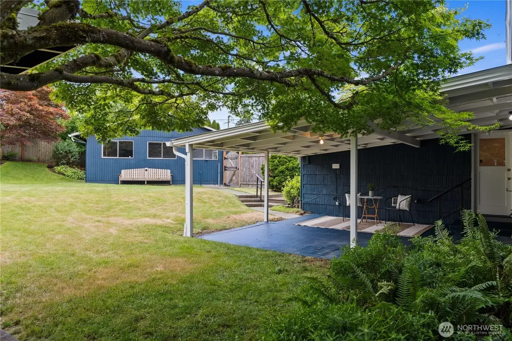 161 SW 185th Street Normandy Park WA 98166