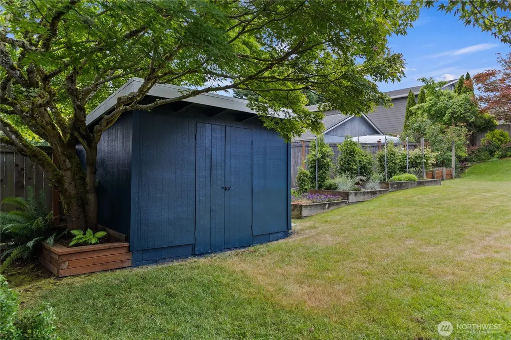 161 SW 185th Street Normandy Park WA 98166