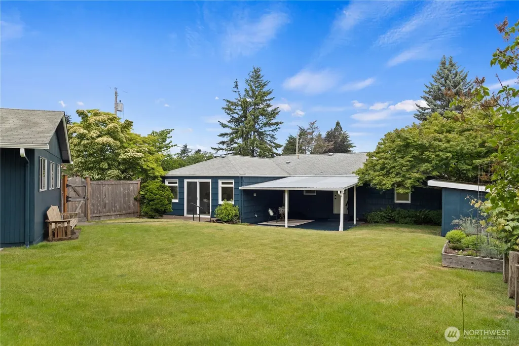 161 SW 185th Street Normandy Park WA 98166