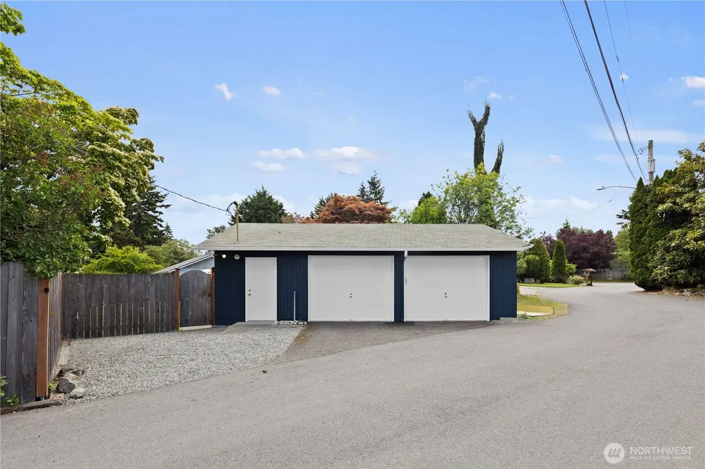161 SW 185th Street Normandy Park WA 98166