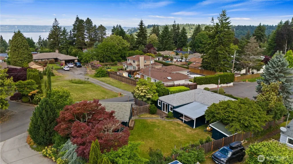 161 SW 185th Street Normandy Park WA 98166