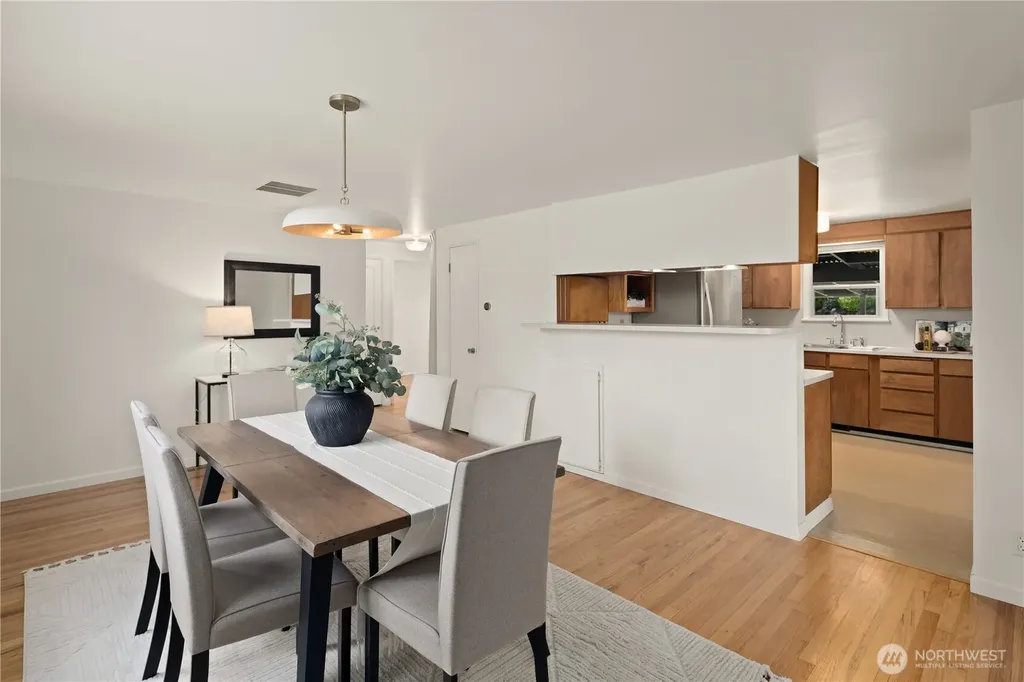 161 SW 185th Street Normandy Park WA 98166