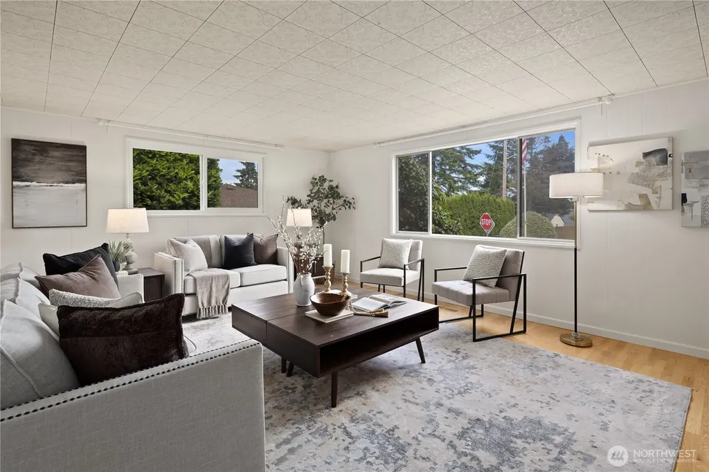 161 SW 185th Street Normandy Park WA 98166