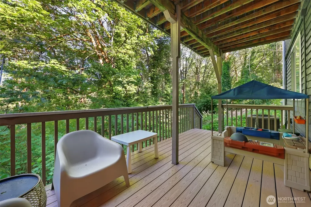 5126 S Garden Loop Road Seattle WA 98118