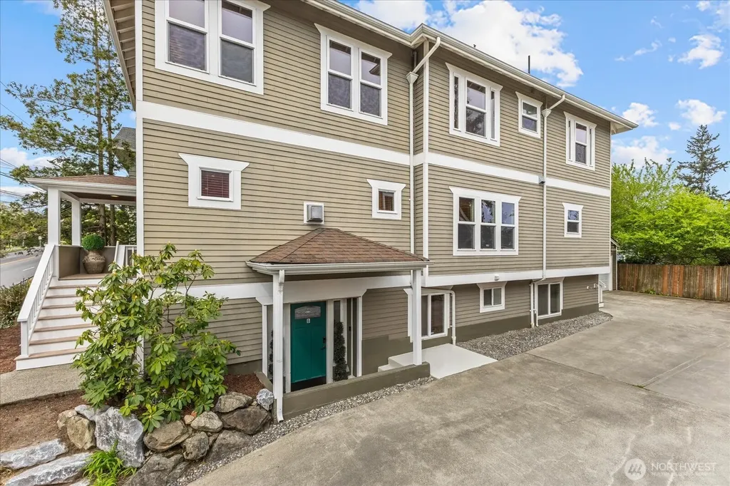 400 NE 50th Street Seattle WA 98105
