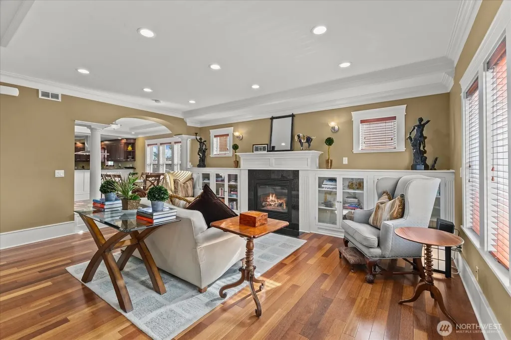 400 NE 50th Street Seattle WA 98105