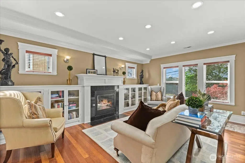 400 NE 50th Street Seattle WA 98105