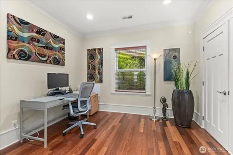 400 NE 50th Street Seattle WA 98105