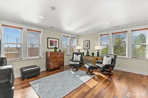 400 NE 50th Street Seattle WA 98105