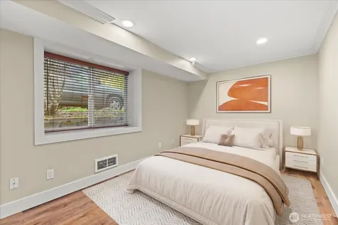 400 NE 50th Street Seattle WA 98105