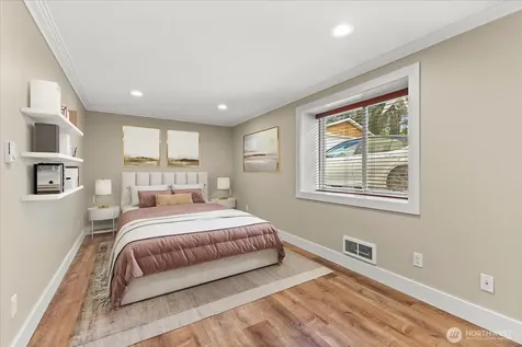 400 NE 50th Street Seattle WA 98105