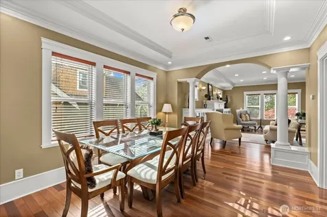 400 NE 50th Street Seattle WA 98105