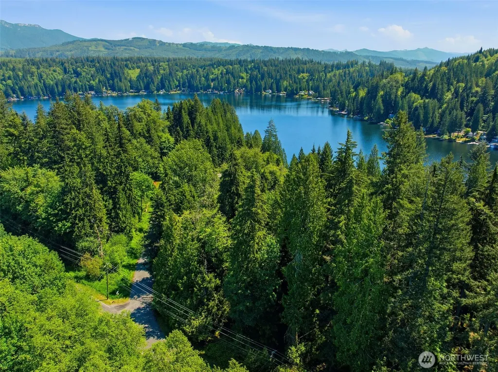 605 SW Lake Roesiger Road Snohomish WA 98290