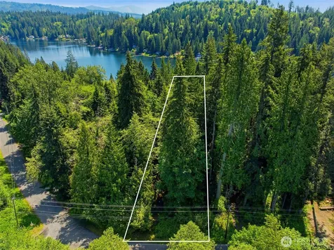 605 SW Lake Roesiger Road Snohomish WA 98290