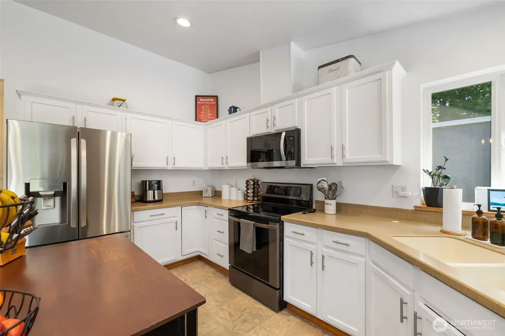 9193 SE Willock Road Olalla WA 98359