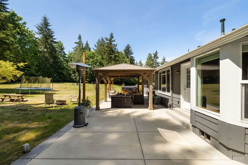 9193 SE Willock Road Olalla WA 98359